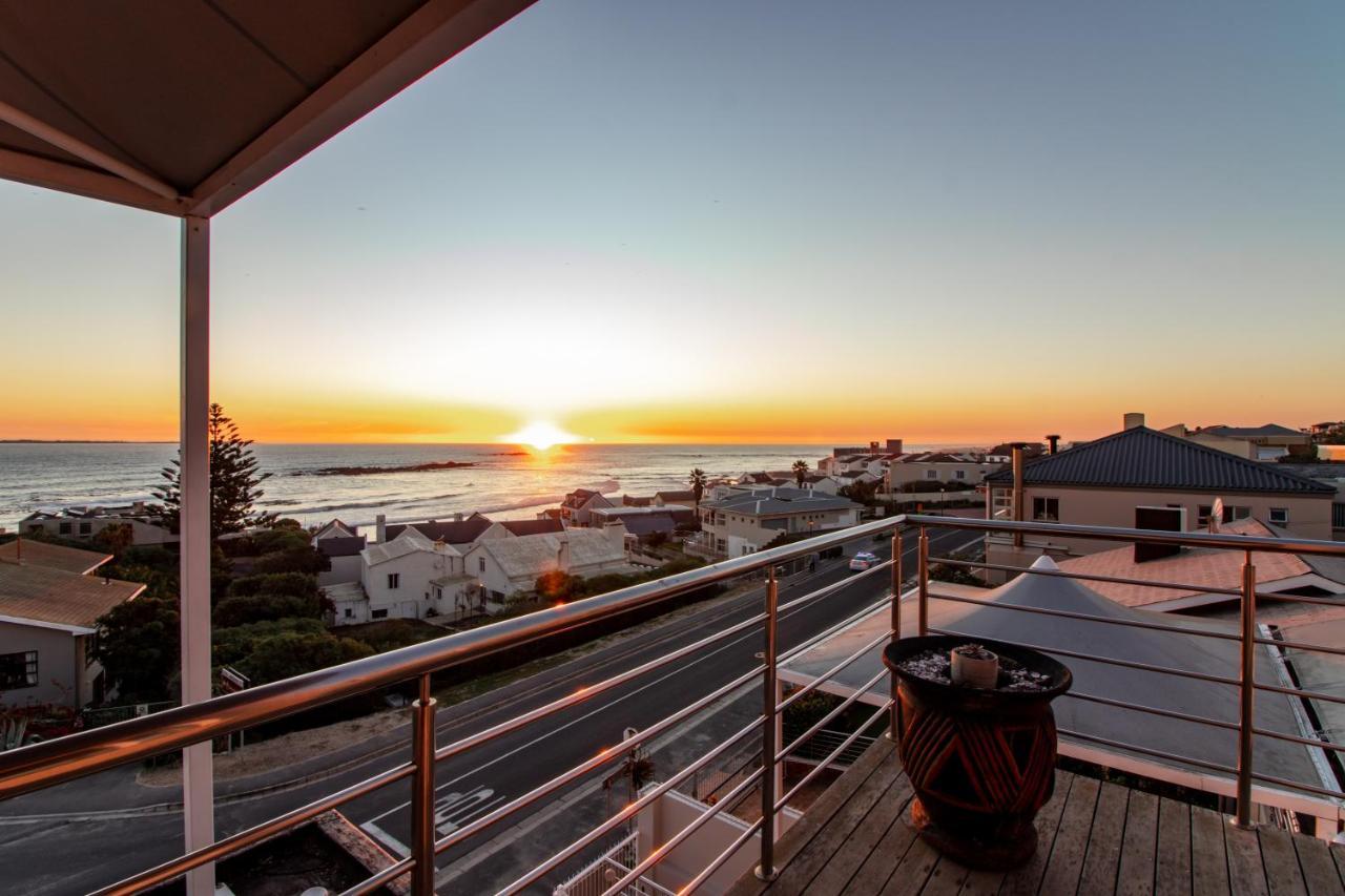 Blaauw Village Guest House Bloubergstrand Kültér fotó