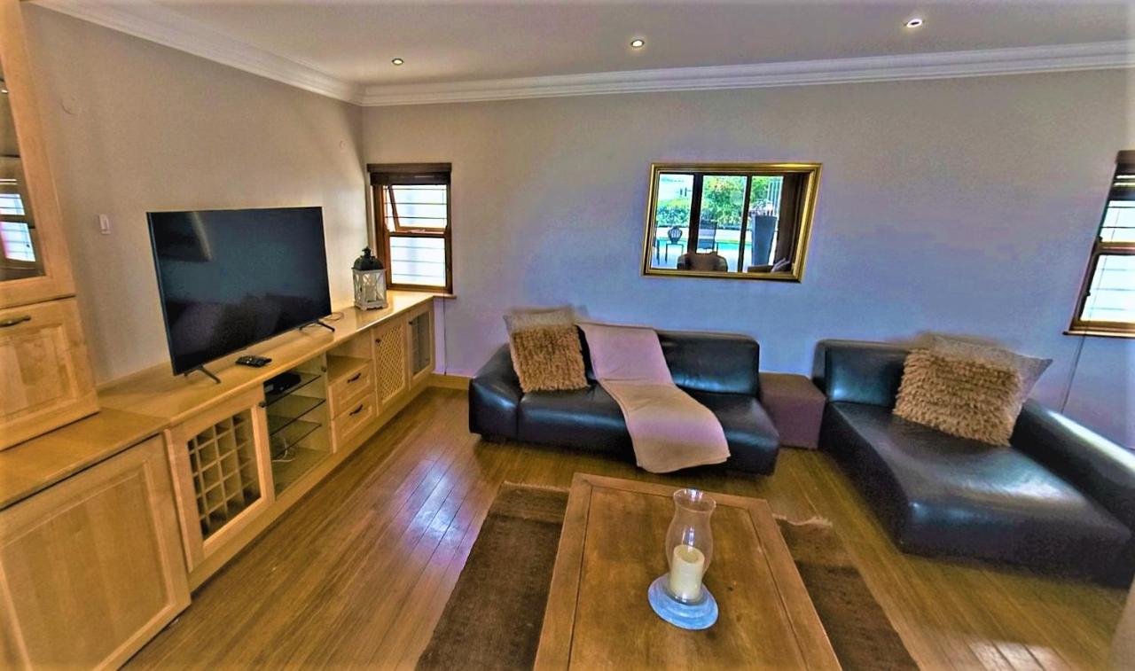 Blaauw Village Guest House Bloubergstrand Kültér fotó